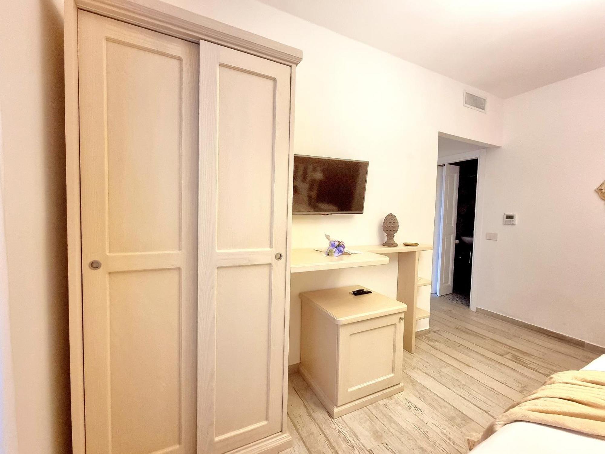 Golden House Hotel Porto Torres Eksteriør billede